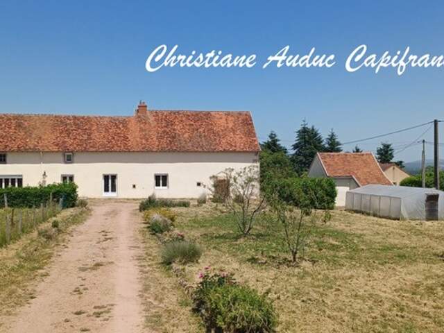 5 minutes de Génelard, au calme, maison en pierre, de plain-pied, rénovée en 2025, de 118.50 m², 135 m² de grenier aménageable, sur terrain de 2 161 m² — photo du bien