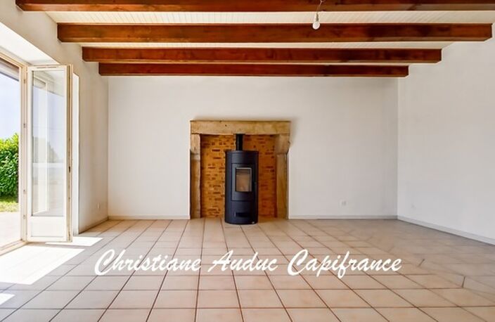 5 minutes de Génelard, au calme, maison en pierre, de plain-pied, rénovée en 2025, de 118.50 m², 135 m² de grenier aménageable, sur terrain de 2 161 m² — photo 4