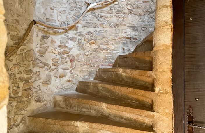 Revonnas (01250)- Ancienne Fruitière du XVIIe siècle - 247 m² de charme et d'histoire — photo 2