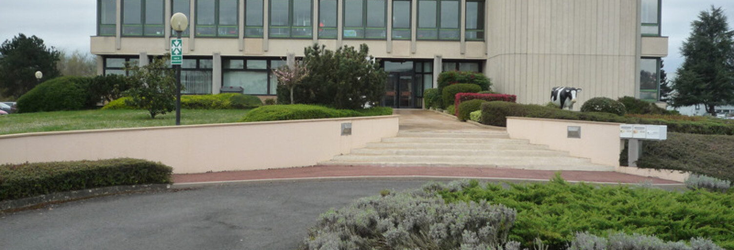 Bureau  900 m² à louer à Château-Thierry (02400)