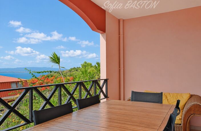 À VENDRE – LES TROIS-ÎLETS MARTINIQUE – APPARTEMENT T3 DUPLEX ENTIÈREMENT RÉNOVÉ – VUE MER – PROCHE PLAGES — photo 3