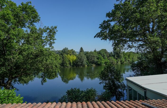 Propriete à vendre 14 pièces SAINTE LIVRADE SUR LOT (47)Sainte-Livrade-sur-Lot – Propriété de caractère à projets multiples en bord de rivière avec accès privatif au Lot — photo 2