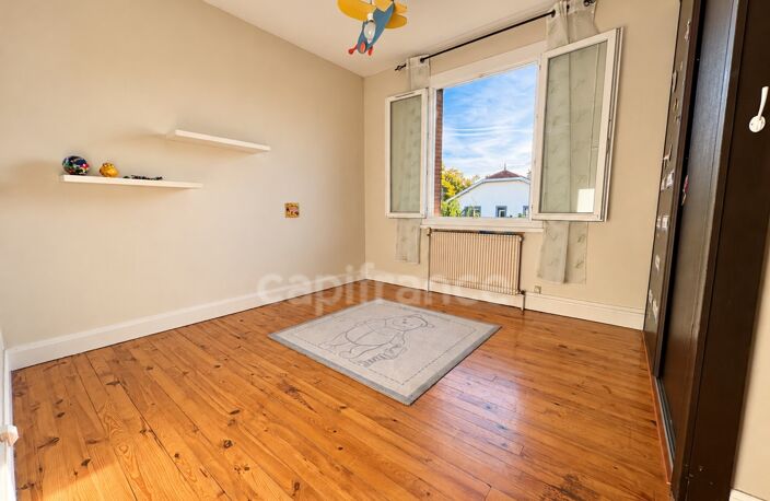 ROANNE – 152 m² – 3 chambres – beaux volumes – jardin — photo 3