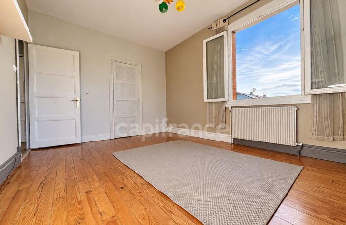 ROANNE – 152 m² – 3 chambres – beaux volumes – jardin — photo 4