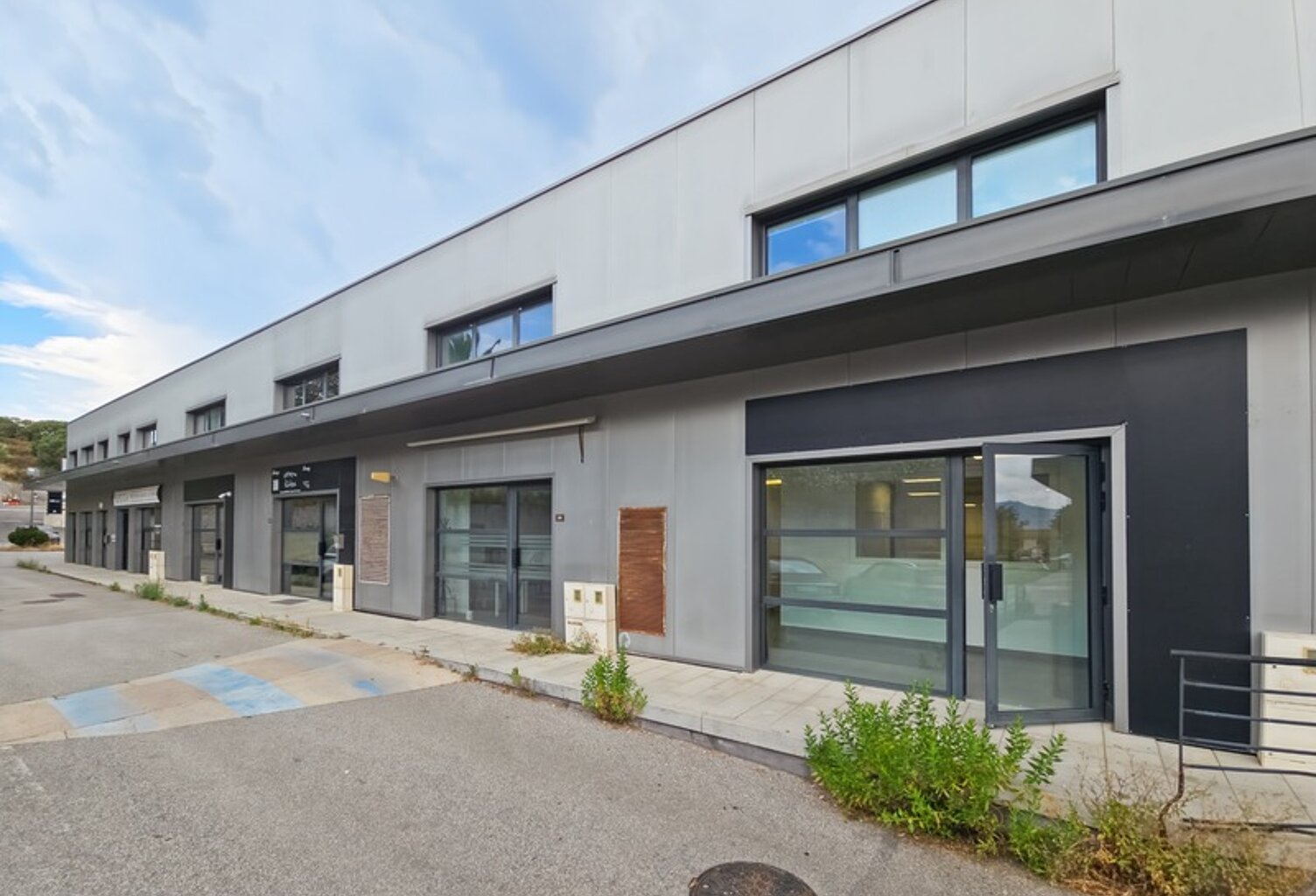 SARROLA CARCOPINO (20) locaux commerciaux- bureaux secteur Baléone — photo 1
