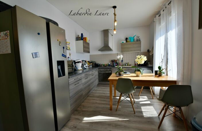 Maison de plain pied - 2 chambres  - 1 abri de jardin - terrain clos avec places de parking — photo 2