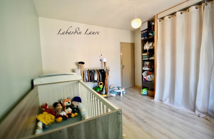 Maison de plain pied - 2 chambres  - 1 abri de jardin - terrain clos avec places de parking — photo 4