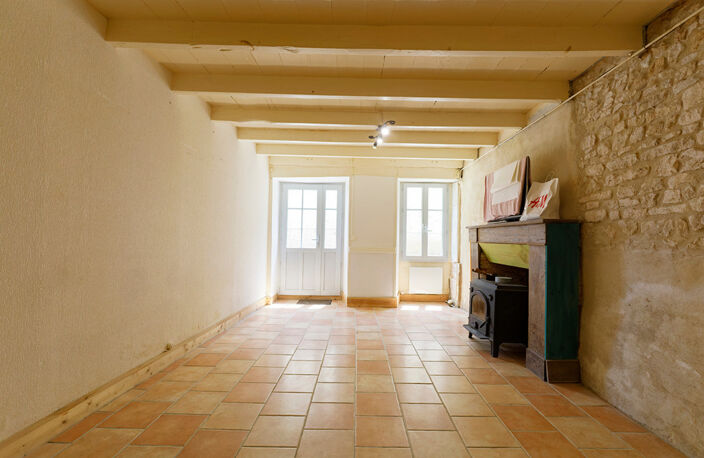 Maison de village 4 pièces avec cour intérieure et jardin - VARAIGNES (24) — photo 3