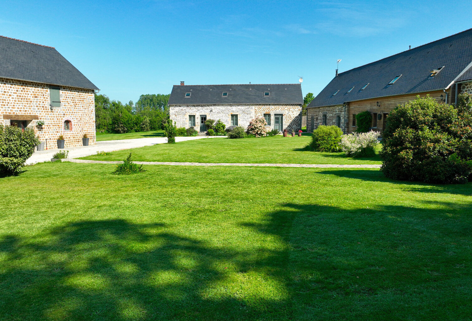 Locaux/Biens immobiliers — photo 1