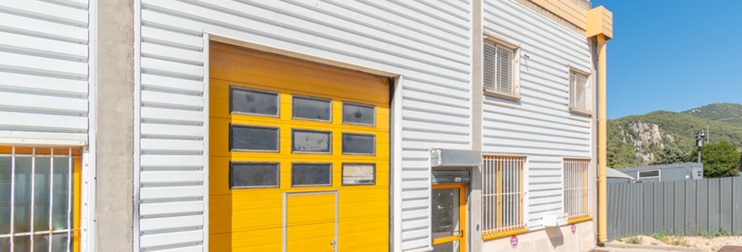 Commerce  210 m² à louer à Gémenos (13420)