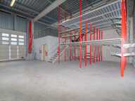 Dpt Bouches du Rhône (13), à louer GEMENOS Local commercial 210 m² - Entrepôt - Bureaux - Mezzanines - Rayonnage — photo 2
