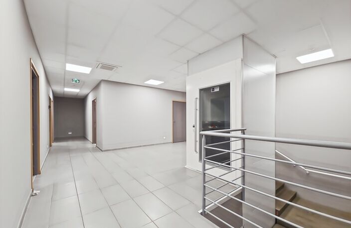 SARROLA-CARCOPINO – Locaux commerciaux à vendre – Ensemble de 342 m² modulable — photo 5