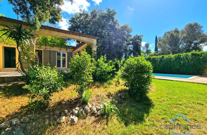 Maison de plain-pied de 156m² avec 6 pièces + une dépendance - Terrain arboré de 1400m² avec Piscine - (34160) — photo 2