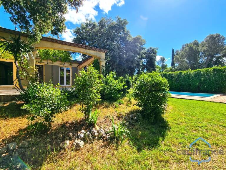 Maison de plain-pied de 156m² avec 6 pièces + une dépendance - Terrain arboré de 1400m² avec Piscine - (34160) — photo 1