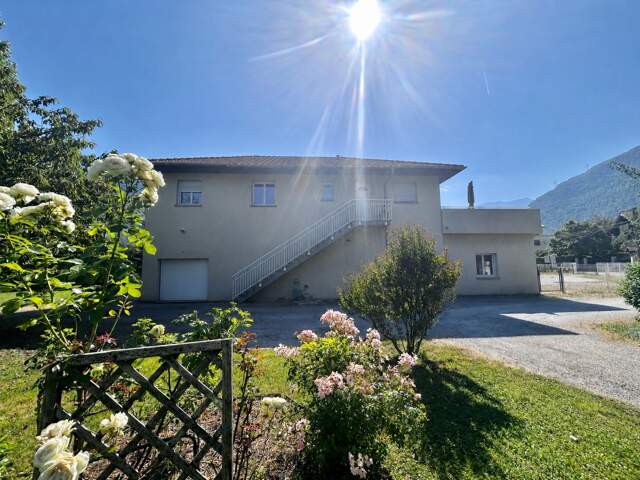 ALBERTVILLE (73) - MAISON 232 m2 - TERRAIN 1740 m2 — photo du bien
