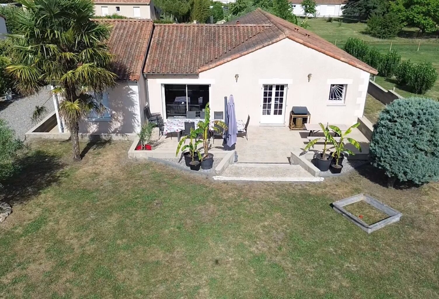 Maison 2010- Plain pied - 4 chambres -garage et grand jardin — photo 1