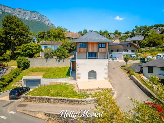 Maison à vendre 4 pièces BARBY (73) - Vue exceptionnelle et rénovation de qualité - Authentique maison de caractère avec jardin et garage — photo du bien