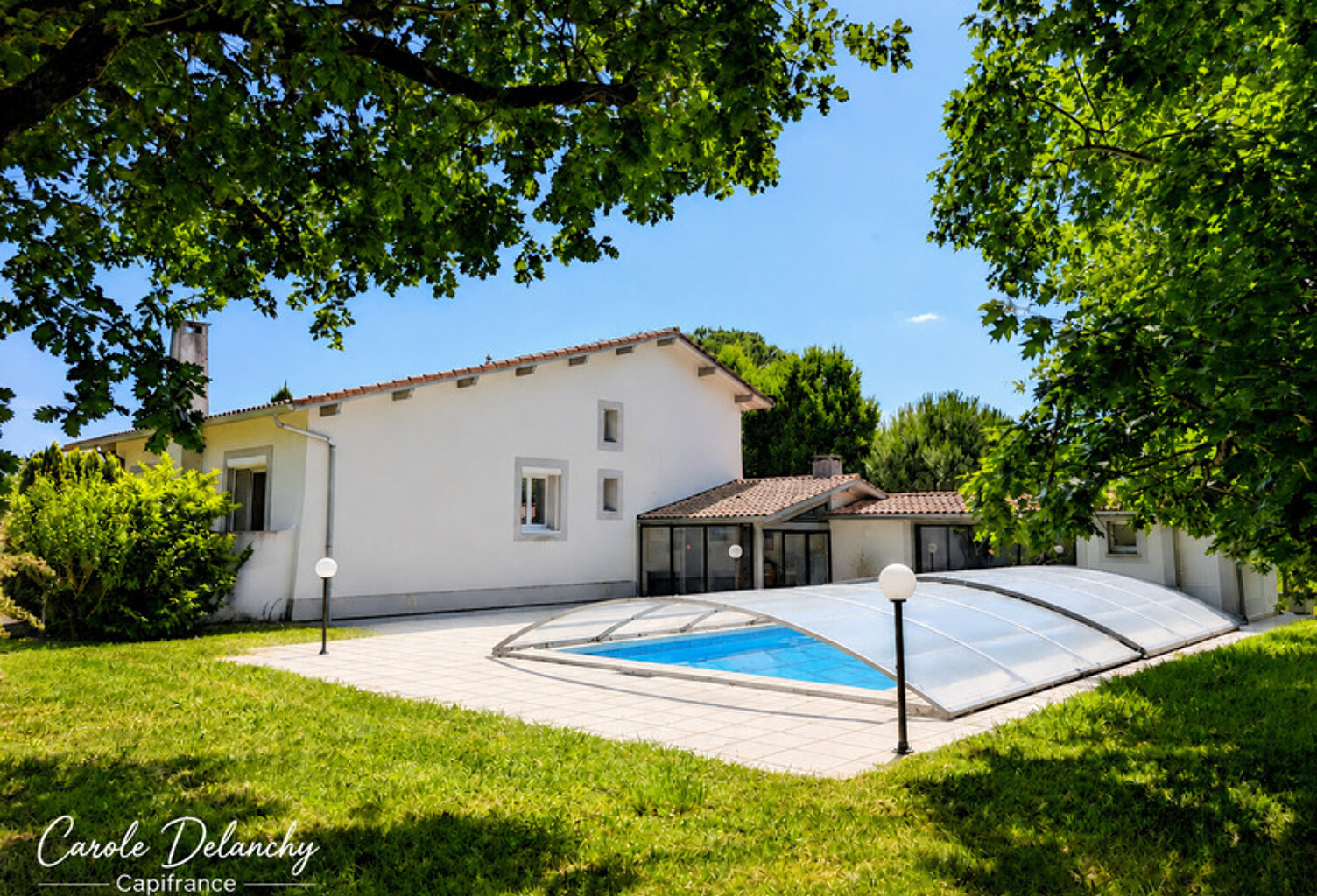 Maison d'architecte, 5 chambres, piscine, dépendances et parc arboré de plus de 3 600 m² à AIRE SUR L'ADOUR (40) — photo 1