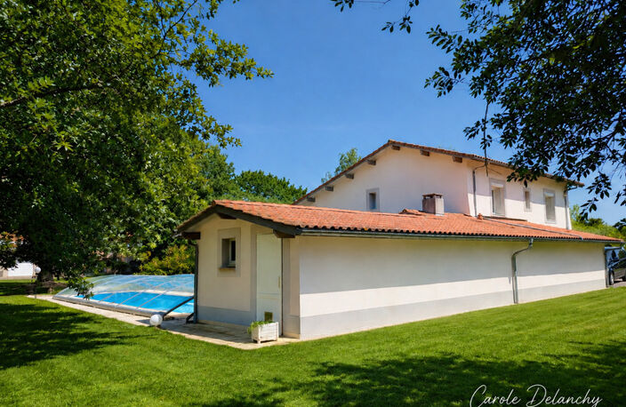 Maison d'architecte, 5 chambres, piscine, dépendances et parc arboré de plus de 3 600 m² à AIRE SUR L'ADOUR (40) — photo 2