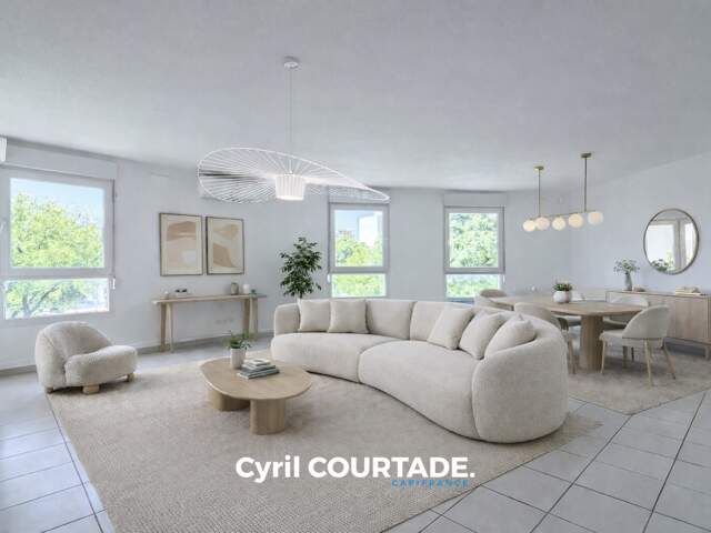 Nîmes, Dpt Gard (30), Appartement de 101 m² lumineux, entièrement rénové - Terrasse 8 m² — photo du bien