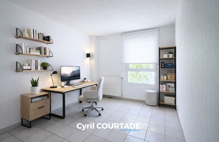 Nîmes, Dpt Gard (30), Appartement de 101 m² lumineux, entièrement rénové - Terrasse 8 m² — photo 5