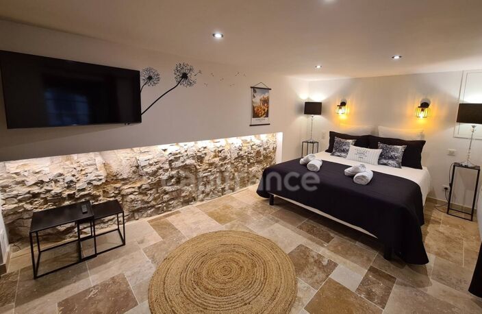 Idéal pour une résidence secondaire - Ensemble en pierre totalemernt rénové 220m² - 12 couchages - activité gîte immédiate - Périgord Noir — photo 4