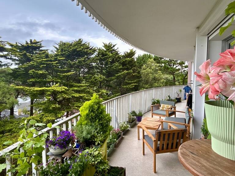 LA BAULE LES PINS – APPARTEMENT 69 M² EN ÉTAGE ÉLEVÉ AVEC TERRASSE DE 25 M²-GARAGE-CAVE-VUE DÉGAGÉE SUR LA VERDURE-COMMERCES À PIED — photo 1
