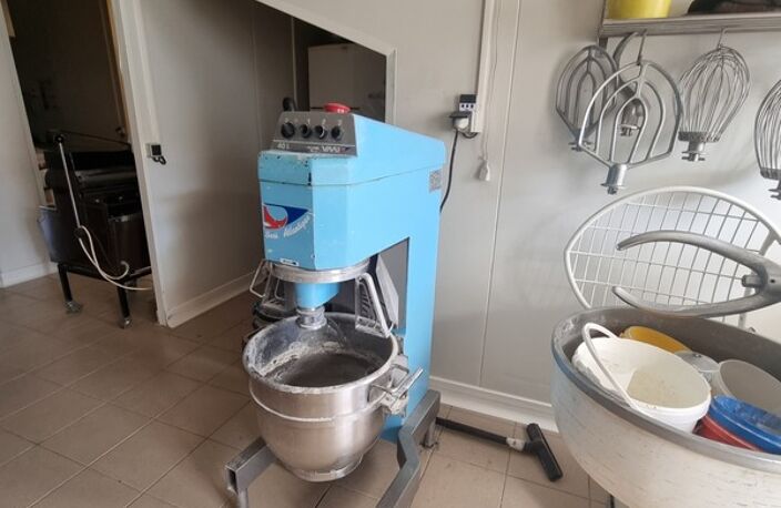 Fonds de commerce BOULANGERIE-PATISSERIE-VIENNOISERIE, avec grand logement, à 15 min de CHALLANS (85) — photo 2