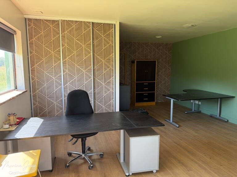 Local d'activité de 173 m² sur terrain constructible de 2 048 m² — photo 1