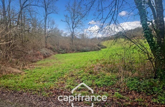 Prairie, terrain de 2.3 hactares avec source — photo 3