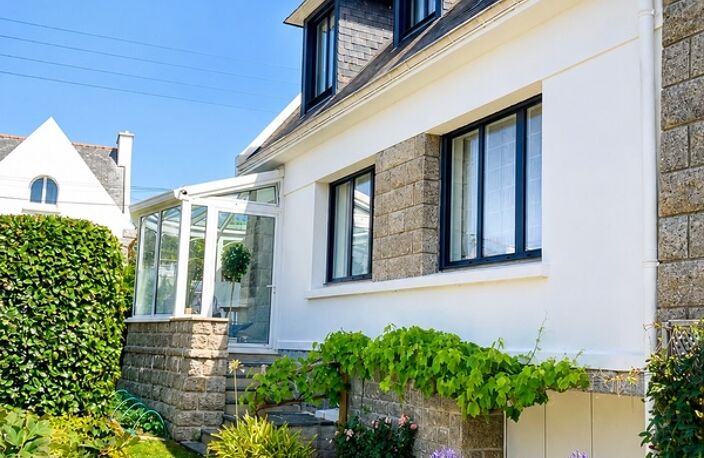 COUP DE CŒUR À CONCARNEAU – MAISON FAMILIALE RÉNOVÉE AVEC PETITE VUE MER — photo 2