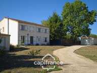 Maison à vendre 6 pièces VARAIZE (17) 4 chambres sur 1500m² de jardin clos avec garage — photo 2