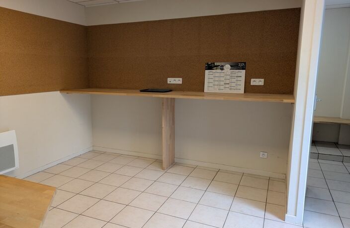 Local d'activité à louer CHAMBERY (73) 125 m² — photo 3