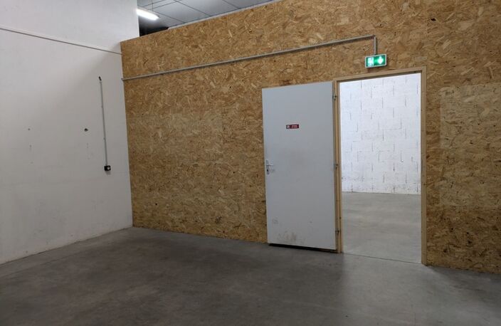Local d'activité à louer CHAMBERY (73) 125 m² — photo 4