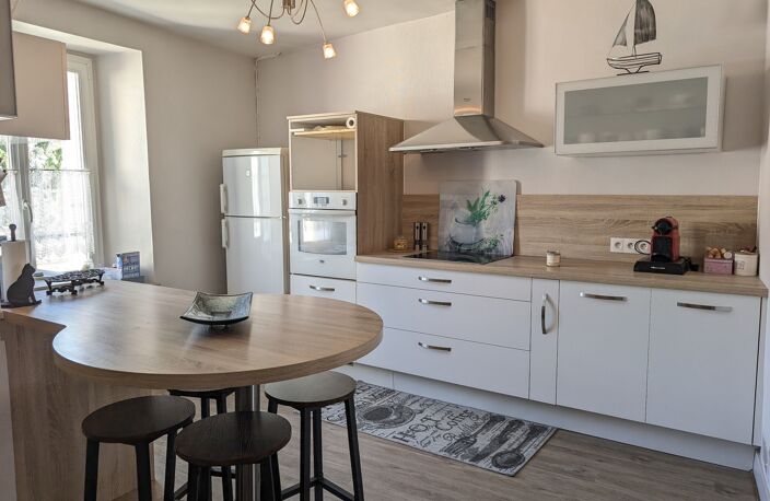 Immeuble- Local + beau duplex avec extérieur-CHAUMES-EN-BRIE centre — photo 3