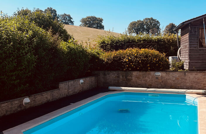 Maison de charme 180 m² avec piscine et 260 m² de dépendances – Potentiel gîtes – Proche Nevers la Charité-sur-Loire et Pougues-les-Eaux — photo 4