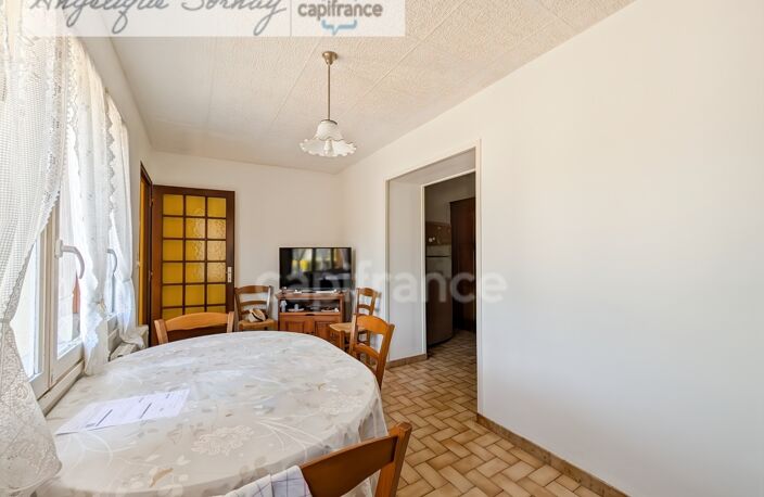 LOUHANS – 202 m² / 6 CHAMBRES / 2 500 m² / 4 GARAGES – UN POTENTIEL RARE ! — photo 5