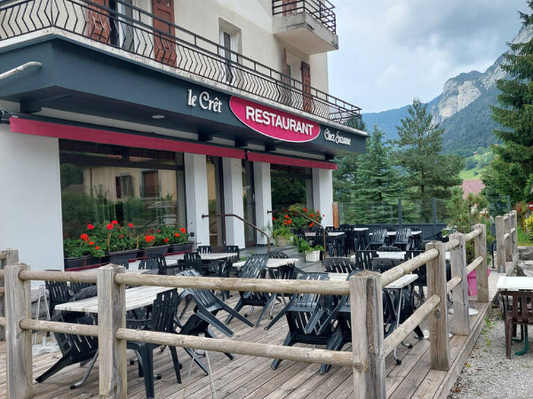 LE PETIT BORNAND LES GLIERES (74), À VENDRE – ENSEMBLE IMMOBILIER COMMERCIAL ET RÉSIDENTIEL — photo 1