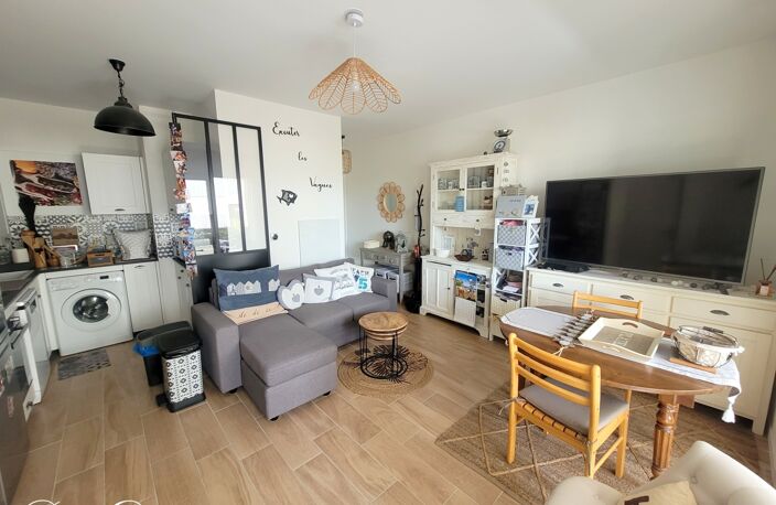 Appartement à vendre 3 pièces LA ROCHELLE (17) - 2 chambres, Terrasse, Place de parking privative — photo 2