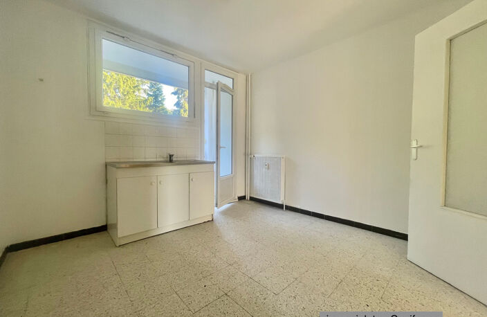 Appartement T4 de 82,76 m² – 2 balcons, garage et cave – La Grand-Croix — photo 4