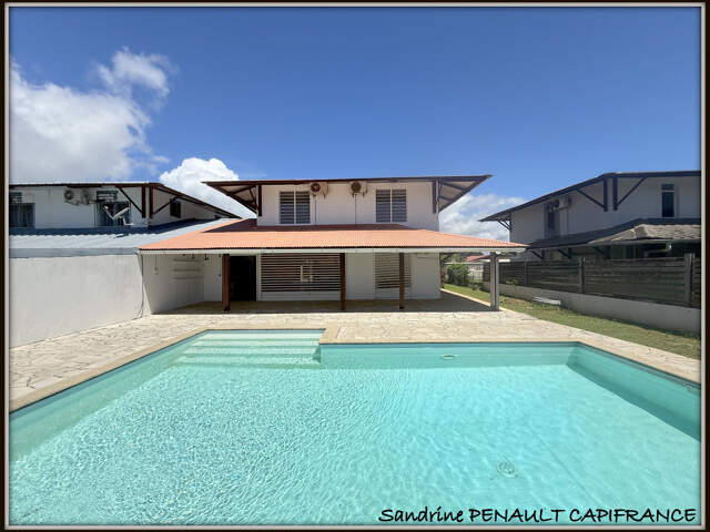A VENDRE A KOUROU (97310) UNE CHARMANTE VILLA T6 DE 120 m² - TERRAIN DE 466 m² - AU PRIX DE 390000 € — photo du bien