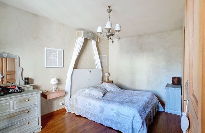 Dpt Loir et Cher (41), à vendre CELLE maison P10 de 210 m² - Terrain de 1 211,00 m² — photo 3