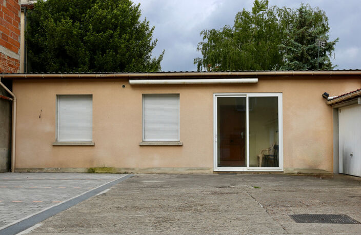 A vendre maison louée de plain pied+parking+garage : Clairmarais, 2 chambres, 2 cours   REIMS (51) — photo 2
