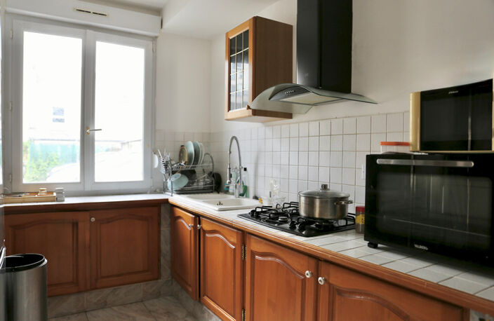 A vendre maison louée de plain pied+parking+garage : Clairmarais, 2 chambres, 2 cours   REIMS (51) — photo 4