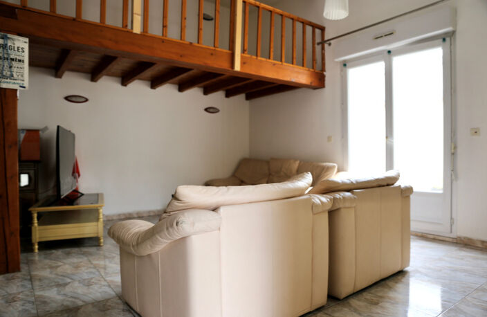 A vendre maison louée de plain pied+parking+garage : Clairmarais, 2 chambres, 2 cours   REIMS (51) — photo 5