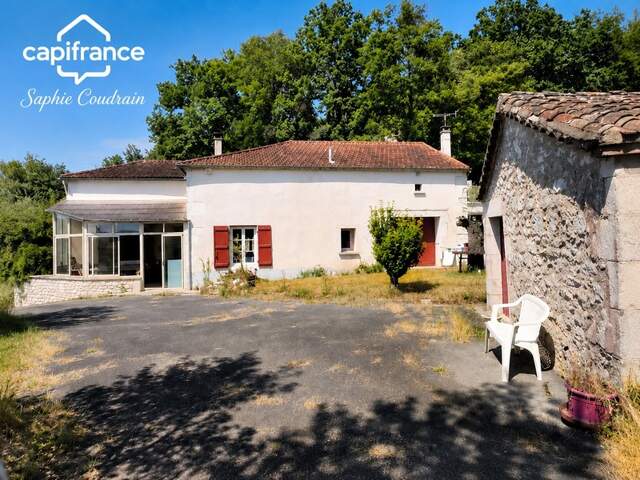 Maison de plain pied à rénover en partie - 3 pièces - avec jardin et dépendances - à MONTAIGU DE QUERCY (82) — photo du bien