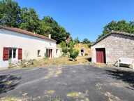 Maison de plain pied à rénover en partie - 3 pièces - avec jardin et dépendances - à MONTAIGU DE QUERCY (82) — photo 2