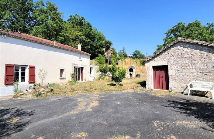 Maison de plain pied à rénover en partie - 3 pièces - avec jardin et dépendances - à MONTAIGU DE QUERCY (82) — photo 2