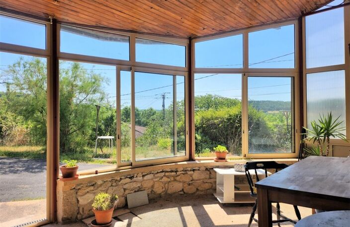 Maison de plain pied à rénover en partie - 3 pièces - avec jardin et dépendances - à MONTAIGU DE QUERCY (82) — photo 3
