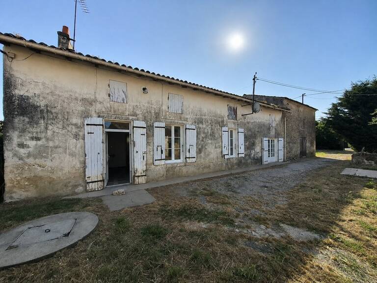 Maison charentaise à rénover avec nombreuses dépendances – Archingeay 17380 — photo 1